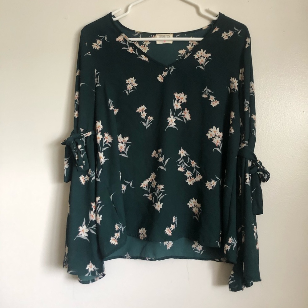Sienna Sky Emerald Blouse With Bell Sleeve Size M